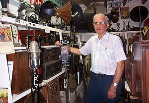 george Found of Grandpa's Radio is our Featured Speaker at Monday's meeting.  The pix will load shortly.  hi hi